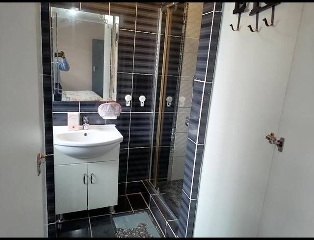 3 bed property to rent in EVANS PARK